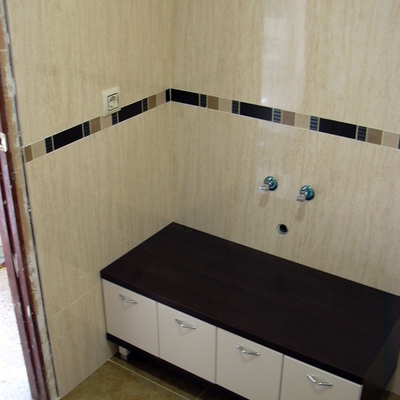 Baño azulejo crema