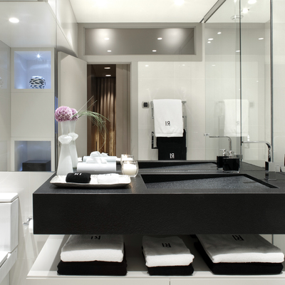 Baño by Molins Interiors