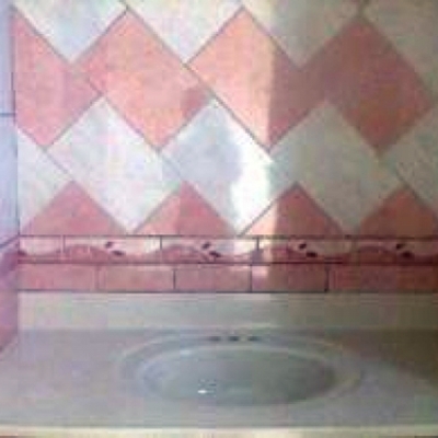 Baño con diseño a cartabon