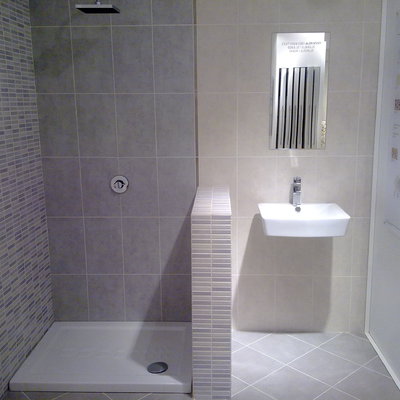 baño con ducha de resinan extraplana