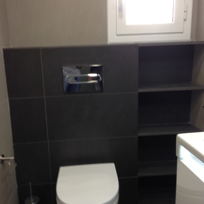 baño con wc suspendido