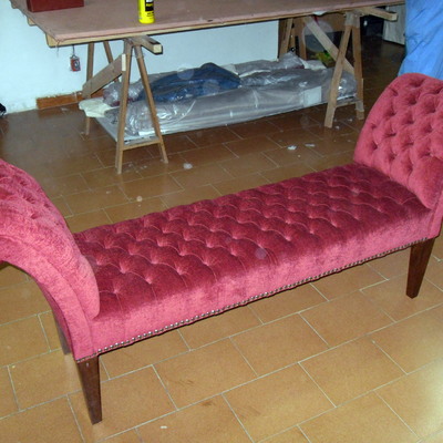 banqueta con brazos capitone