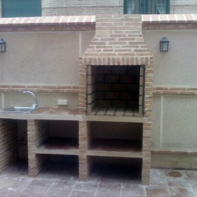 barbacoa con mesa y fregadero