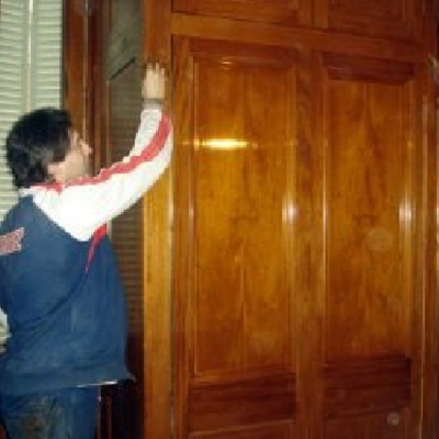 Barnizado de Armario en crudo de caoba en su corlor