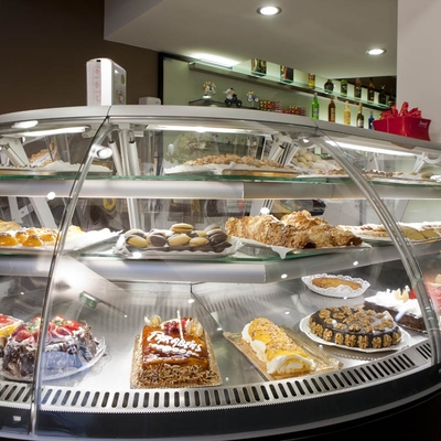 Barras y vitrinas expositoras refrigeradas