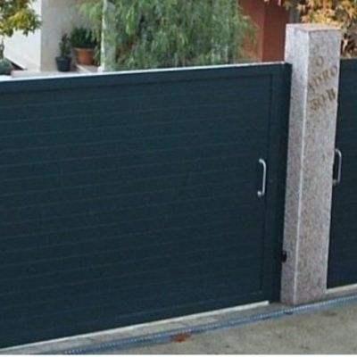 BATIENTE DE UNA HOJA Y PEATONAL