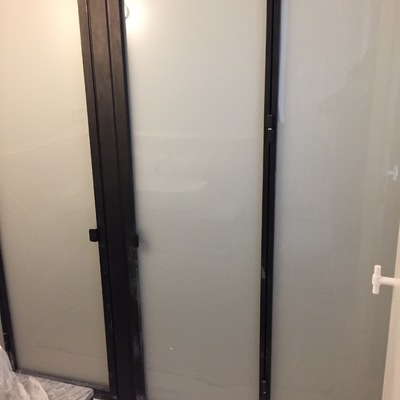 Mampara hierro baño