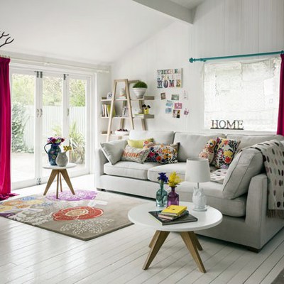 Blanco y toques de color