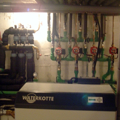 Bomba geotermia de la marca Waterkotte de 27kw