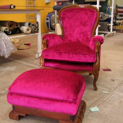 Butaca lectura y reposapies.