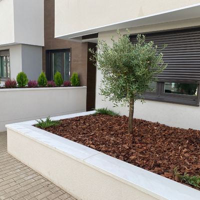 Diseño clásico de jardineras