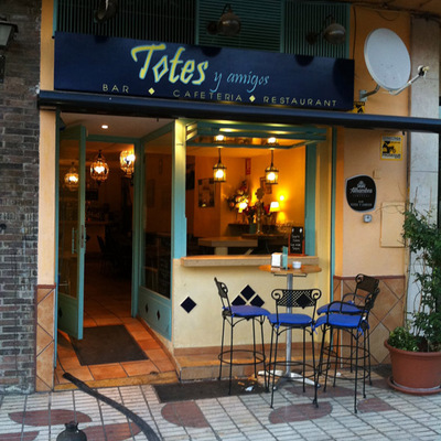 CAFE BAR CON COCINA TOTES