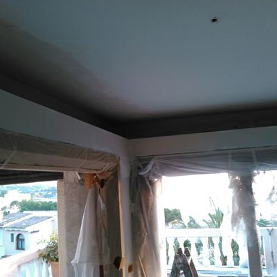 Cajones de pladur con luz indirecta 