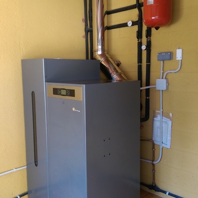 caldera de pellet Domusa bioclass NG 