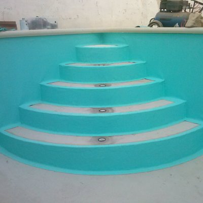 revestimiento de una escalera con liner armado