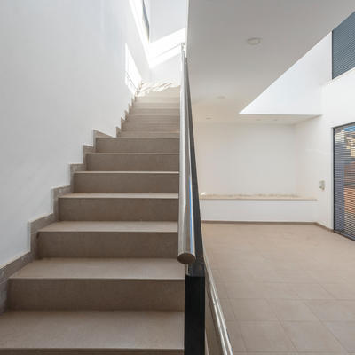 EDIFICIO DE 4 VIVIENDA Y LOCALES