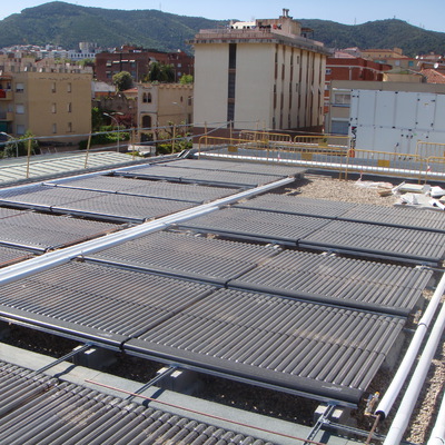 Campo de colectores piscina municipal Horta, Barcelona