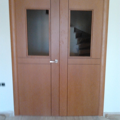 CARPINTERIA DE MADERA INTERIOR DE MADERA MACIZA