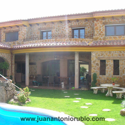 Casa con jardín