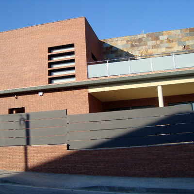 CASA MODULAR PIERA ROJO  EN RUBI