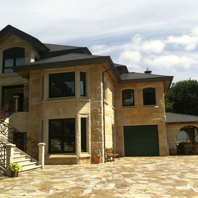 casa revestida con piedra de Galicia