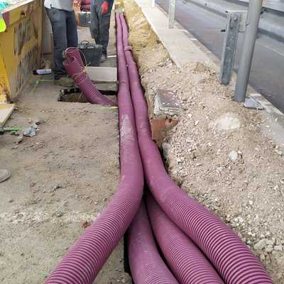 Conductos de 160mm. para cable de 95mm2.