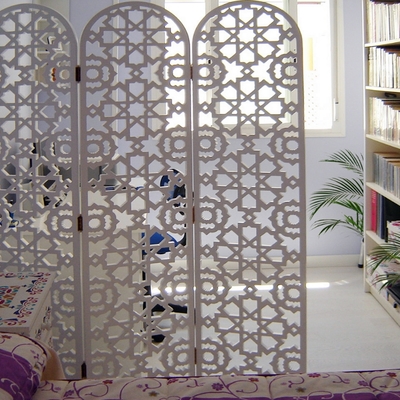Celosía separador de ambiente. Biombo de tres partes