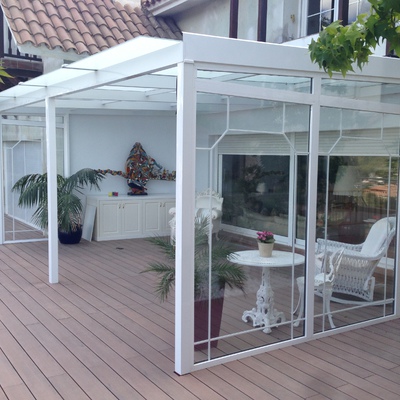 Cenador exterior con frontal abierto