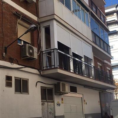 CERRAMIENTO CON PERSIANAS DE VENTANAS CORREDERAS