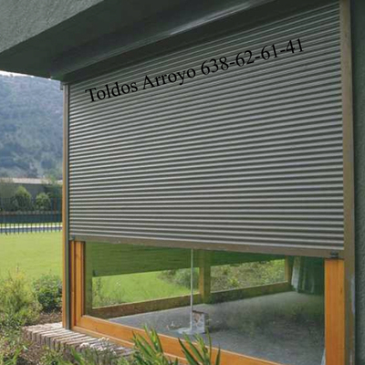 Cerramiento con persianas motorizada
