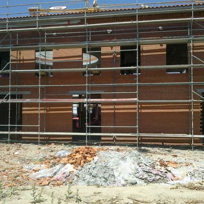 Cerramiento de edificio en La Pedraja de Portillo