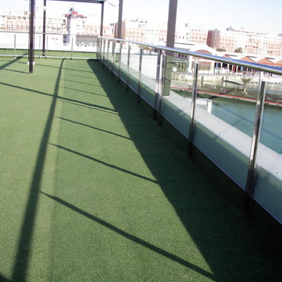 Césped artificial en solarium (Valencia)
