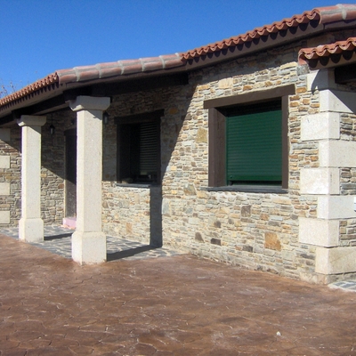 chalet de piedra alcala