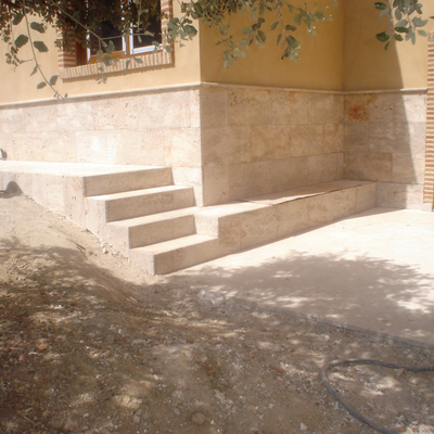 Chapado y escalera de piedra valdepeñas