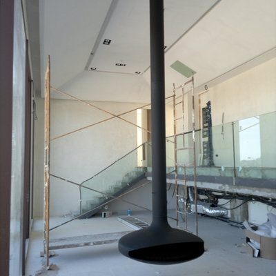 Chimenea suspendida pivotante y giratoria modelo GYROFOCUS