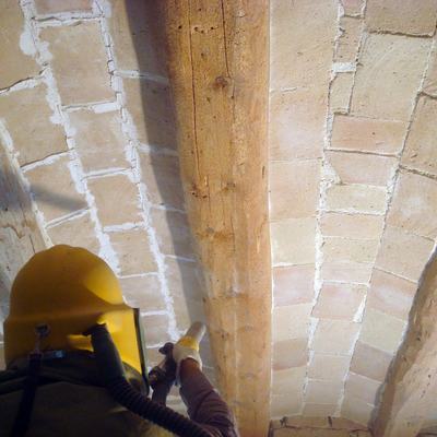 Chorreo en vigas de madera