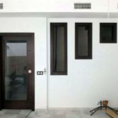 Ventanas y puertas modernas