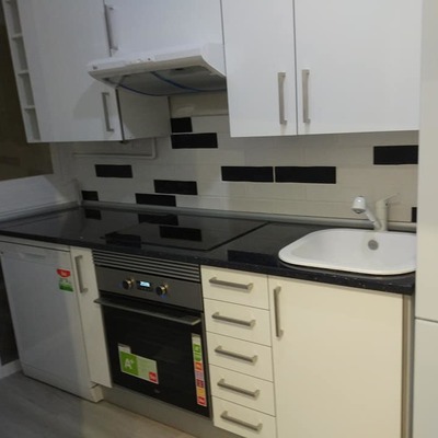 instalacion de cocina y suelo vinilo