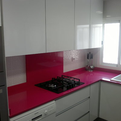 Cocina moderna sin tiradores arriba