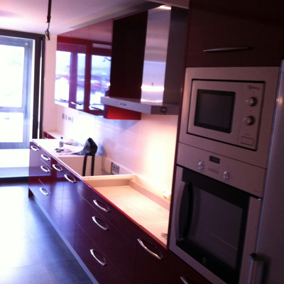 Cocina estratificado rojo