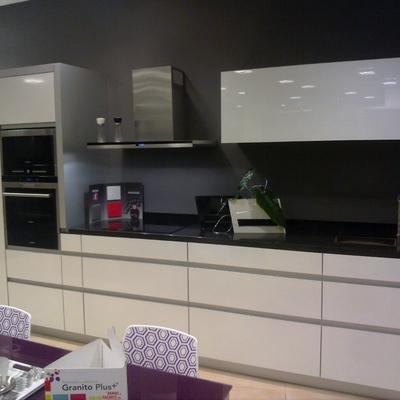 COCINA SEMIAUTOMÁTICA A EL TACTO 