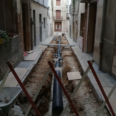 Cambio de colector, red de agua potable, aceras y pavimentación 2/4