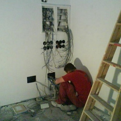 Colocación de mecanismos electricos