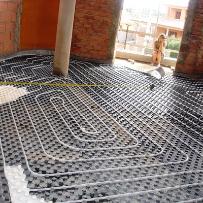 Colocación de suelo radiante sistema Uponor