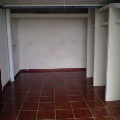 COLOCACION DE SUELO Y ESTANTERIAS DE MATERIAL