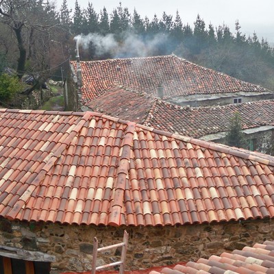 COLOCACION DE TEJA DEL PAIS XACOBEA