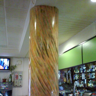 COLUMNA A IMITACIÓN MÁRMOL 
