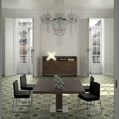 Comedor con mesa cuadrada y aparador.