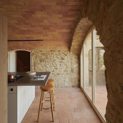 Cocina con acceso terraza en el Pirineo Aragonés