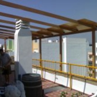 con chimenea incorporada